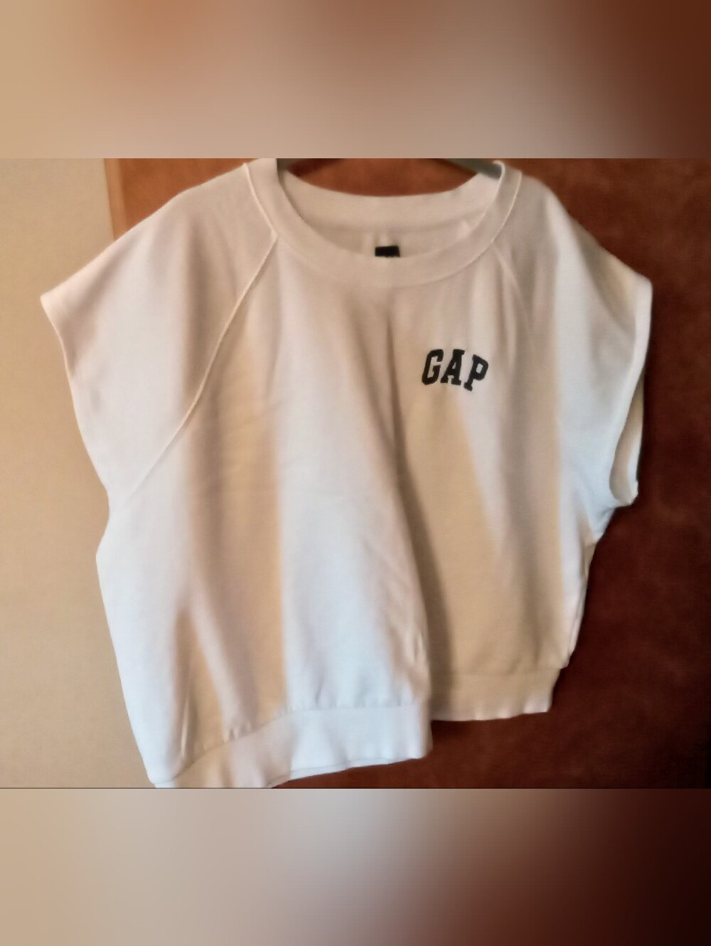 GAP White Crewneck Sweatshirt